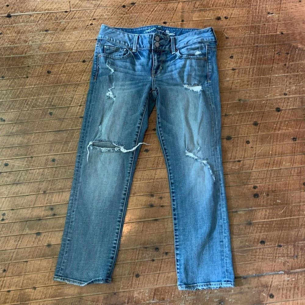 American Eagle Artist low rise medium wash distressed jeans